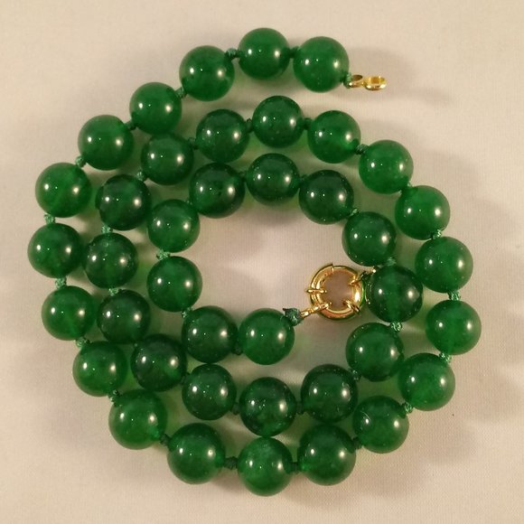 Natural 10mm Green Jade Gemstone Bead Necklace AAA Quality 18" Gold Clasp Gift - Picture 2 of 3